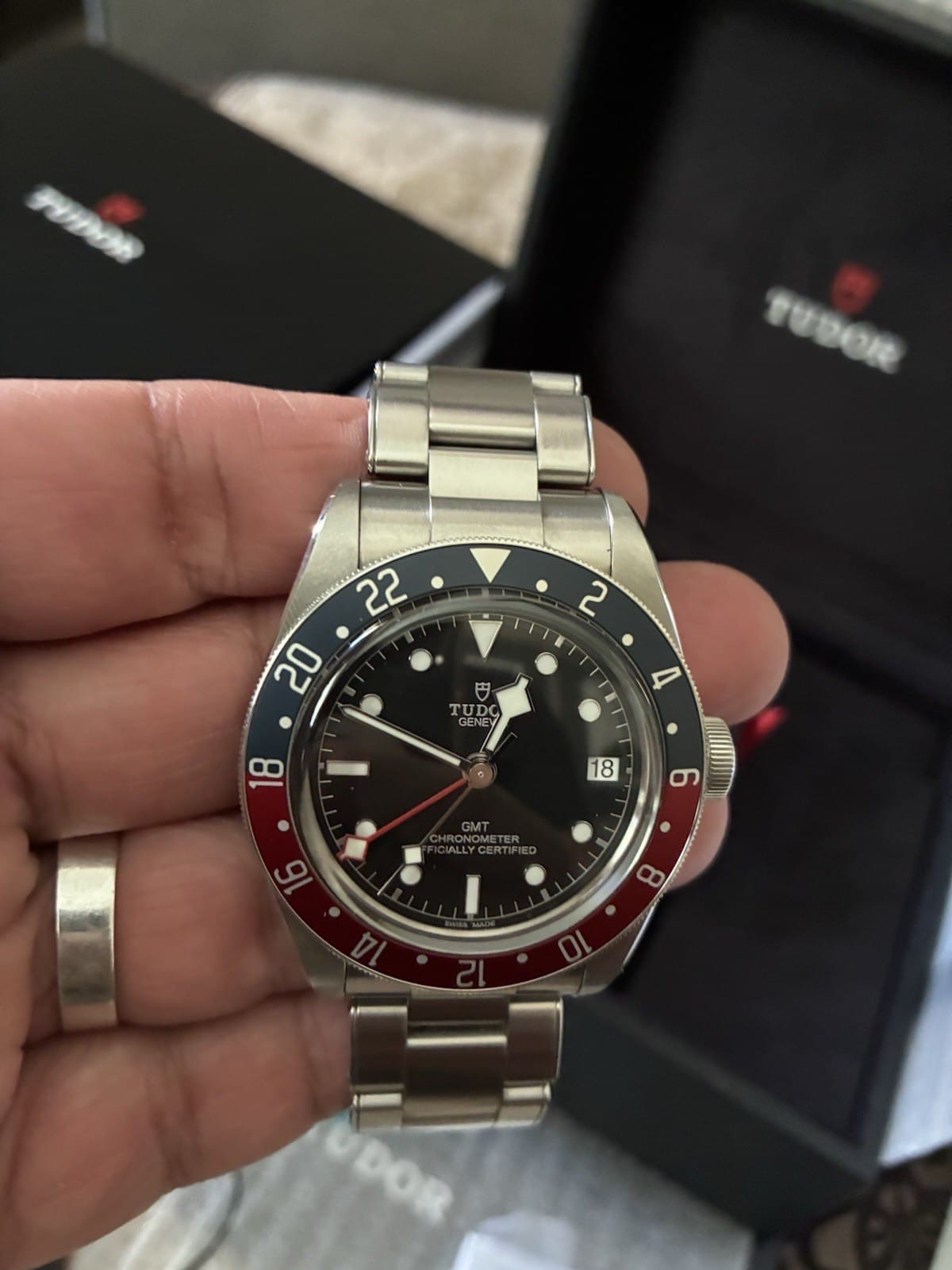Montre homme TUDOR GMT Pepsi - Black Bay - 79830RB, boîte et papiers