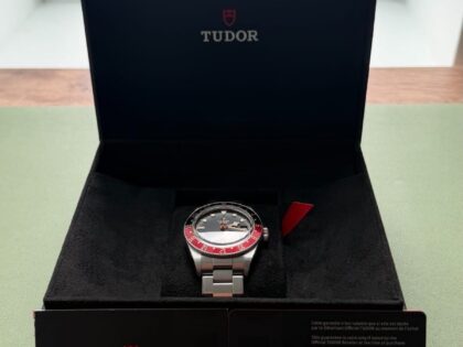 Tudor Black Bay 58 GMT 7939G1A0NRU, coffret complet, papiers, automatique