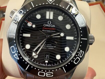 OMEGA Seamaster Diver 300M 210.30.42.20.01.001 Cadran Noir Modèle 2021