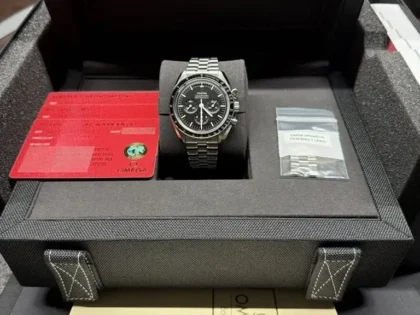 OMEGA Speedmaster Moonwatch Professional 31030425001002 (2024 Coffret complet / reçu)