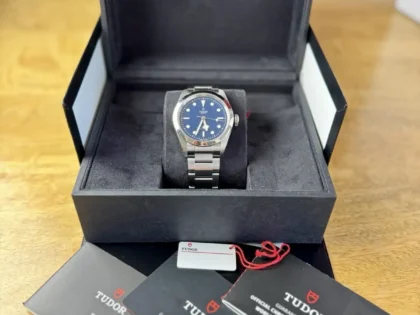 Tudor Black Bay 41 Cadran bleu 79540 (2023) Ensemble complet 41 mm Garantie jusqu'en 2028