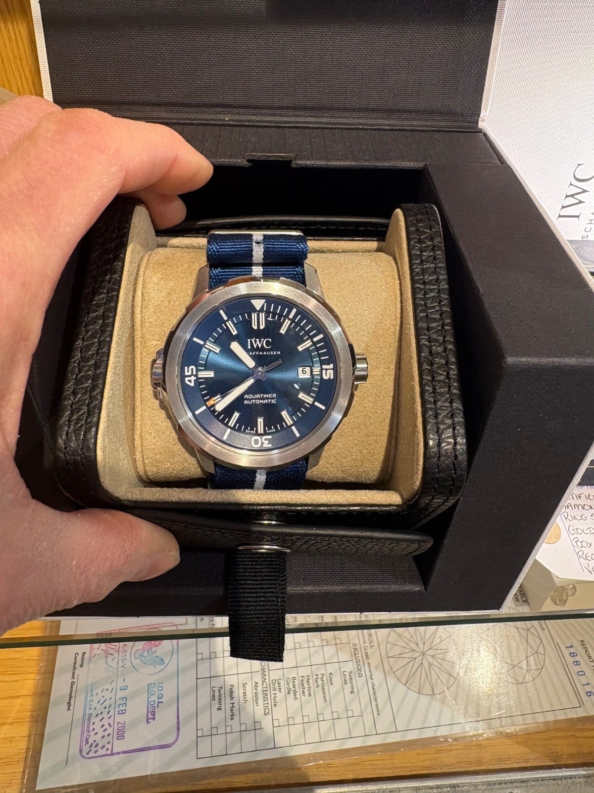 Montre IWC Aquatimer automatique à cadran bleu, avec boîte et papiers, en parfait état.